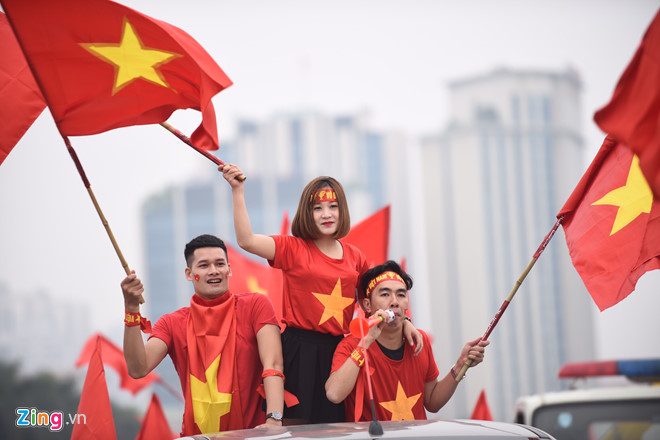 CĐV vào sân, sẵn sàng tiếp lửa cho thầy trò HLV Park Hang-seo