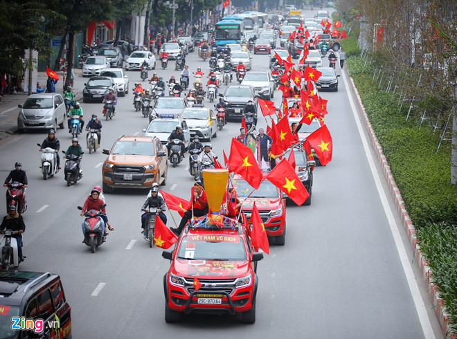 CĐV vào sân, sẵn sàng tiếp lửa cho thầy trò HLV Park Hang-seo