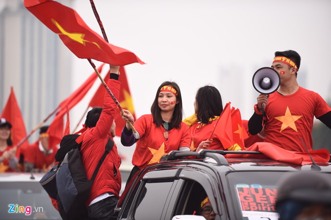 CĐV vào sân, sẵn sàng tiếp lửa cho thầy trò HLV Park Hang-seo