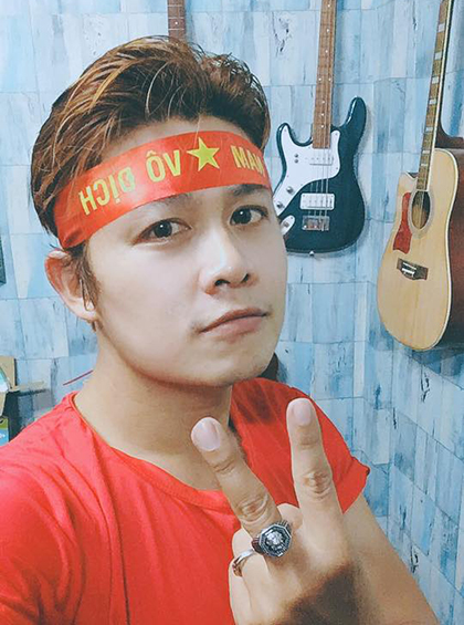 Hàng trăm sao Việt hát, ra sân cổ vũ đội nhà trước chung kết AFF Cup