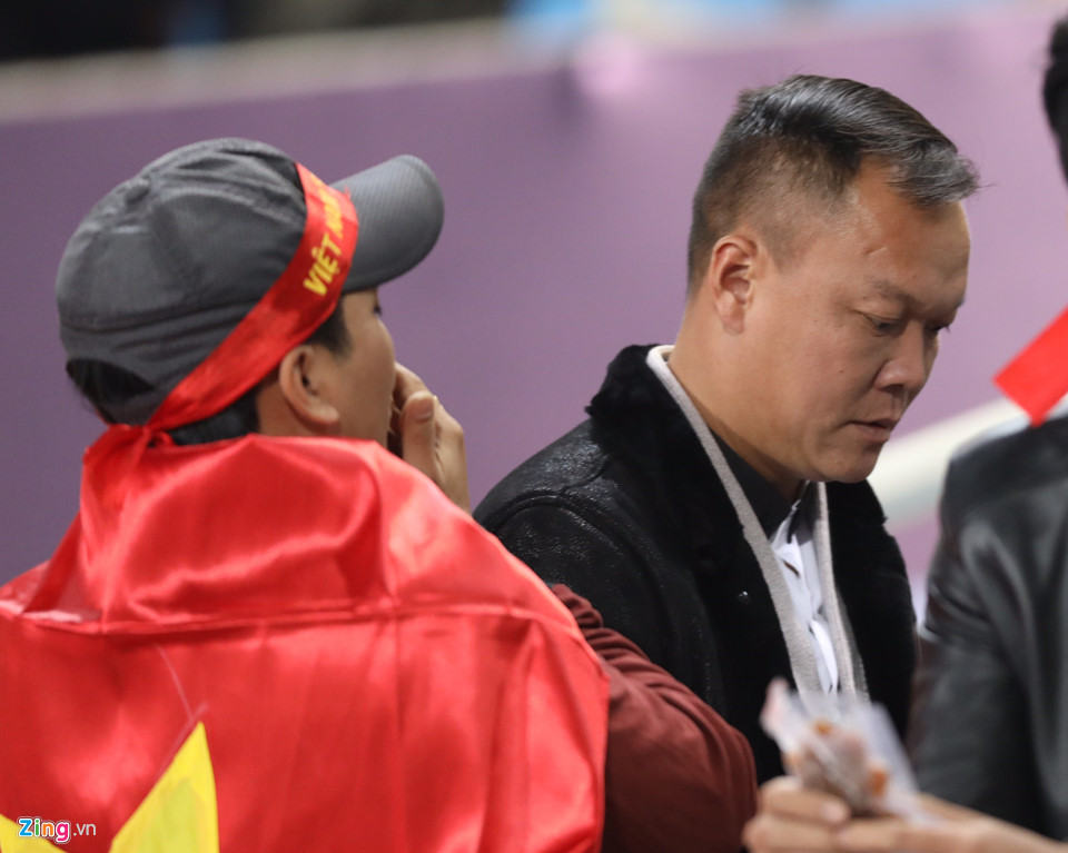 Thế hệ vàng 2008 trên khán đài sân Mỹ Đình trận chung kết AFF Cup 2018