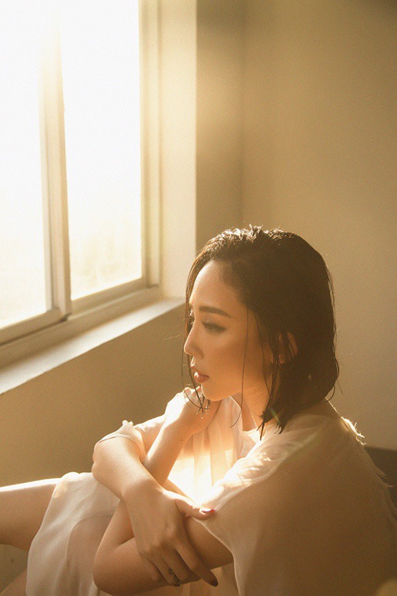 Tóc Tiên khiến fan bất an vì dòng trạng thái đầy lo lắng trên trang cá nhân