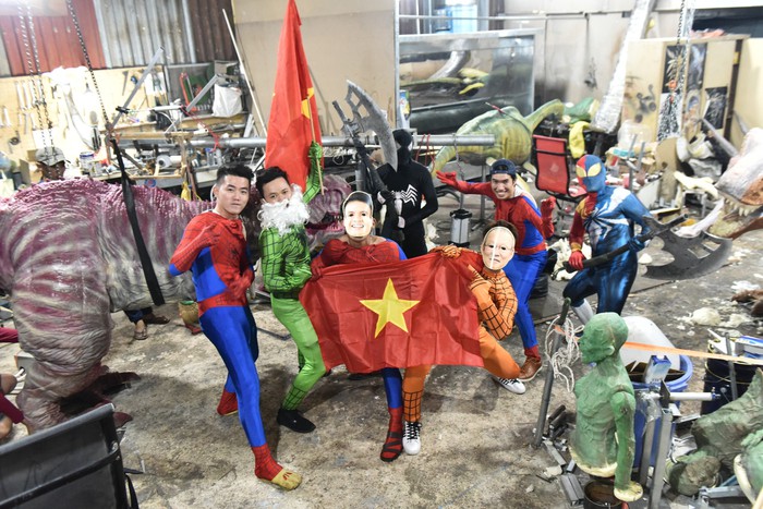 Đường phố, quán xá Sài Gòn đông nghịt trong trận chung kết AFF Cup