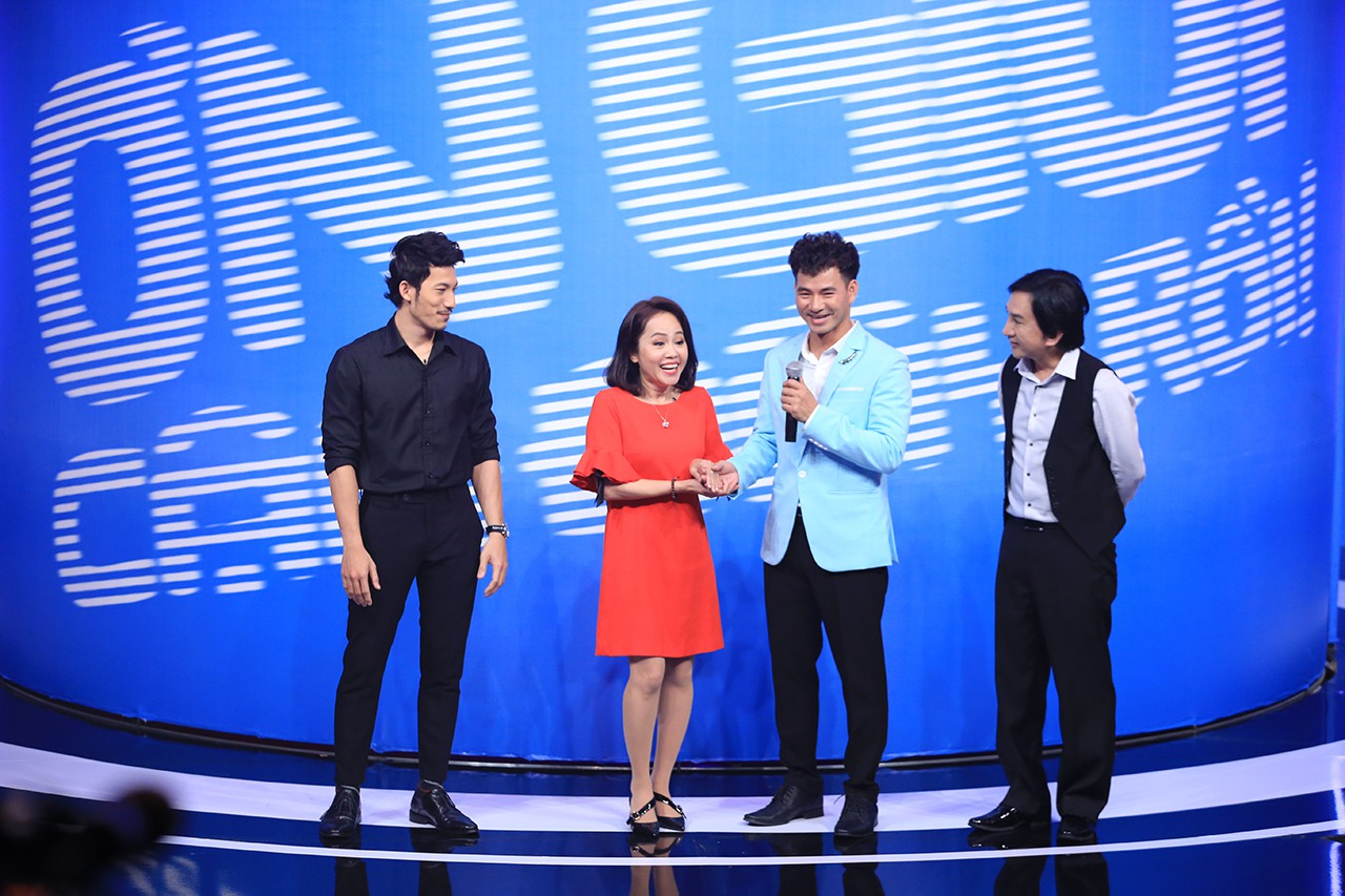 Trấn Thành nổi đóa khi liên tục bị đồng nghiệp chê mập trên sân khấu Ơn giời