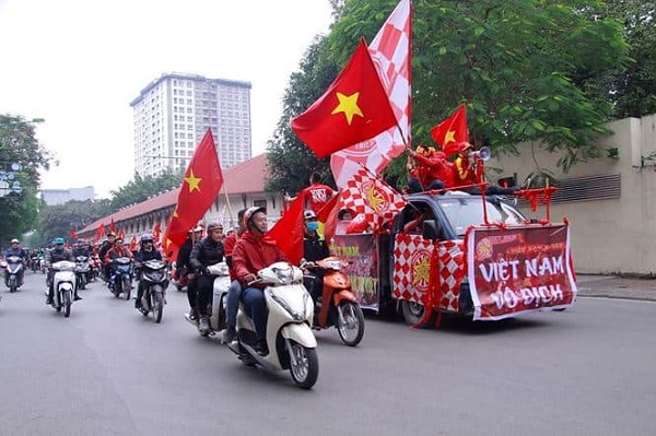 Việt Nam 1-0 Malaysia: Anh Đức vô lê nổ tung Mỹ Đình, ĐTVN lên đỉnh ĐNA sau 10 năm chờ đợi