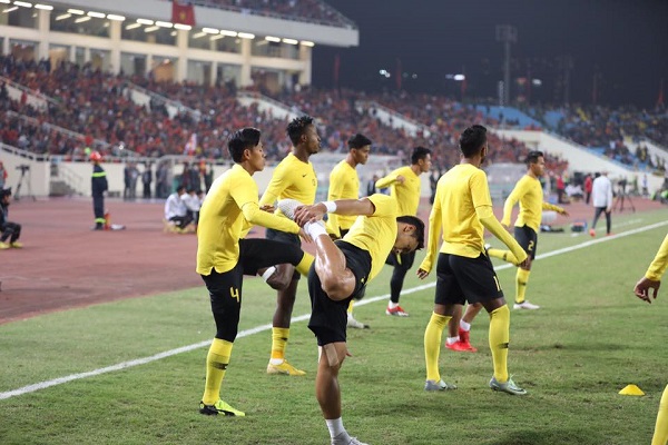 Việt Nam 1-0 Malaysia: Anh Đức vô lê nổ tung Mỹ Đình, ĐTVN lên đỉnh ĐNA sau 10 năm chờ đợi