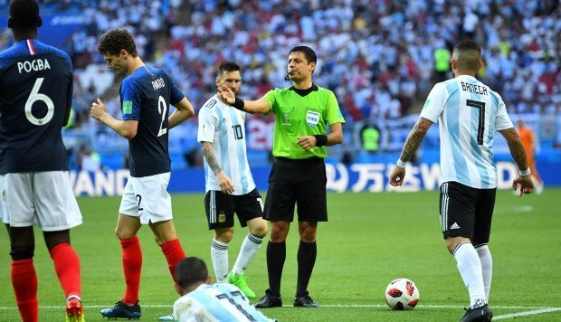 Việt Nam 1-0 Malaysia: Anh Đức vô lê nổ tung Mỹ Đình, ĐTVN lên đỉnh ĐNA sau 10 năm chờ đợi Việt Nam 1-0 Malaysia: Anh Đức vô lê nổ tung Mỹ Đình, ĐTVN lên đỉnh ĐNA sau 10 năm chờ đợi