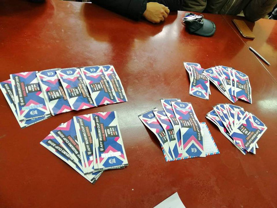 Bắt nóng hàng chục phe vé trước giờ thi đấu chung kết Việt Nam-Malaysia