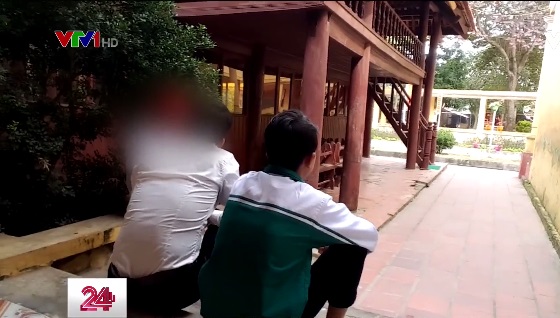 Hàng loạt nam sinh tố bị thầy hiệu trưởng lạm dụng tình dục: Sợ bị đuổi học nên không dám nói cho ai