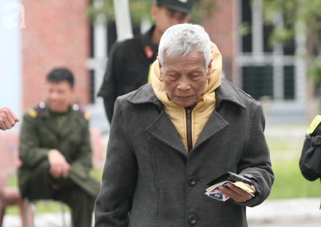 Sau vụ đại náo ở VFF, hàng trăm thương binh xếp hàng ngay ngắn nhận vé trận chung kết