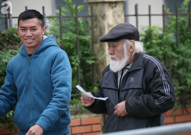 Sau vụ đại náo ở VFF, hàng trăm thương binh xếp hàng ngay ngắn nhận vé trận chung kết