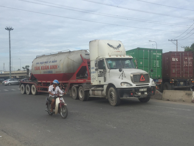 Cô gái 20 tuổi bị xe bồn cán chết thảm ở vòng xoay Phú Hữu