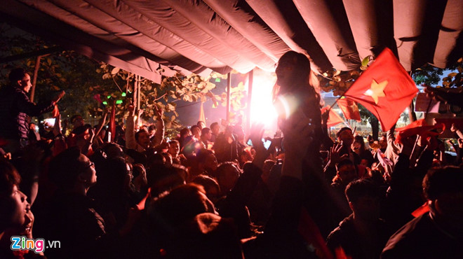 Triệu người xuống đường mừng tuyển Việt Nam vô địch AFF Cup 2018