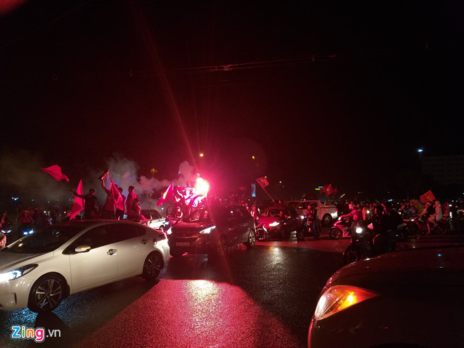 Triệu người xuống đường mừng tuyển Việt Nam vô địch AFF Cup 2018