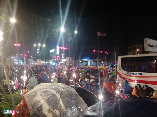 Triệu người xuống đường mừng tuyển Việt Nam vô địch AFF Cup 2018