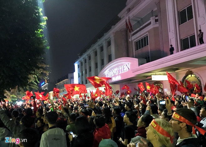 Triệu người xuống đường mừng tuyển Việt Nam vô địch AFF Cup 2018