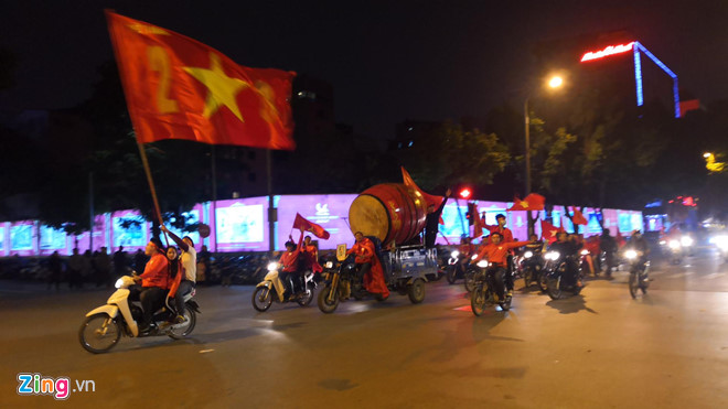 Triệu người xuống đường mừng tuyển Việt Nam vô địch AFF Cup 2018