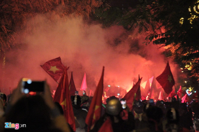 Triệu người xuống đường mừng tuyển Việt Nam vô địch AFF Cup 2018