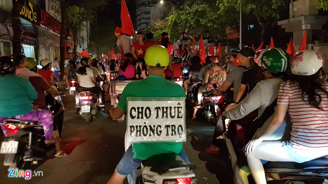 Triệu người xuống đường mừng tuyển Việt Nam vô địch AFF Cup 2018