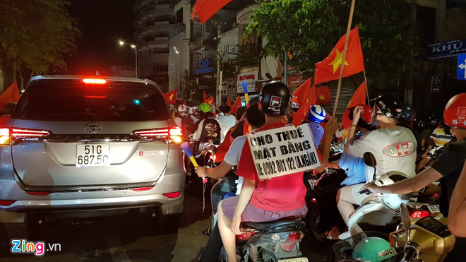 Triệu người xuống đường mừng tuyển Việt Nam vô địch AFF Cup 2018