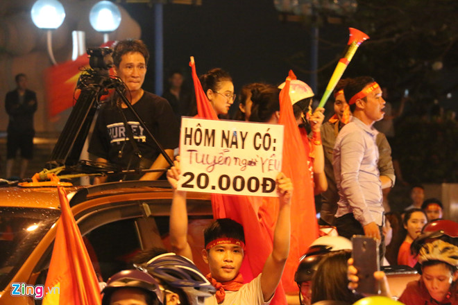 Triệu người xuống đường mừng tuyển Việt Nam vô địch AFF Cup 2018