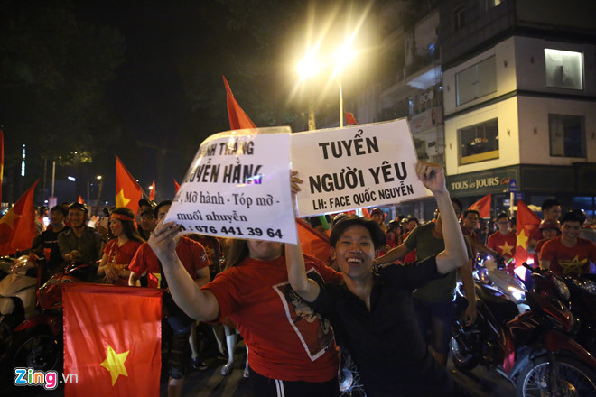 Triệu người xuống đường mừng tuyển Việt Nam vô địch AFF Cup 2018