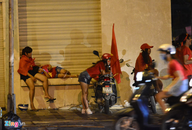 Triệu người xuống đường mừng tuyển Việt Nam vô địch AFF Cup 2018