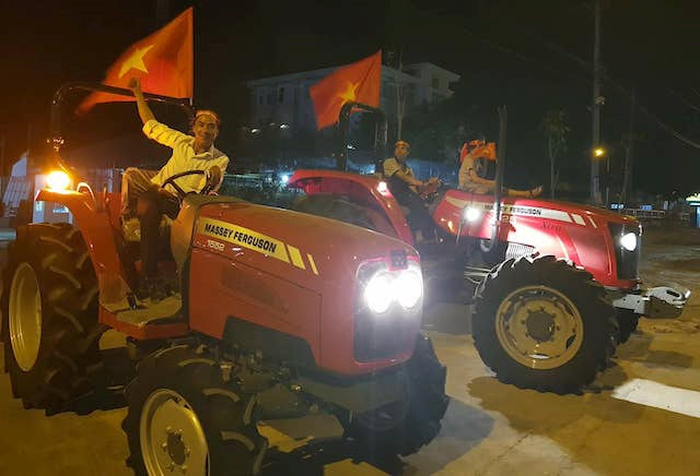 Triệu người xuống đường mừng tuyển Việt Nam vô địch AFF Cup 2018