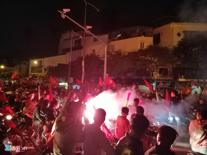 Triệu người xuống đường mừng tuyển Việt Nam vô địch AFF Cup 2018