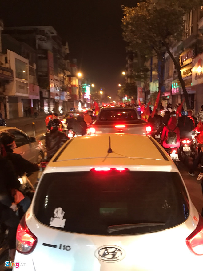 Triệu người xuống đường mừng tuyển Việt Nam vô địch AFF Cup 2018