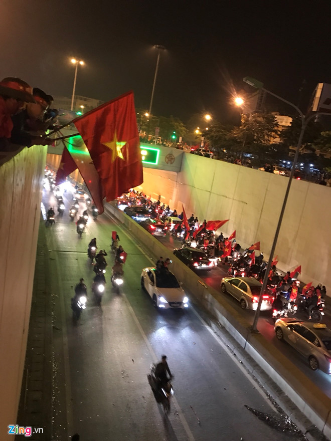 Triệu người xuống đường mừng tuyển Việt Nam vô địch AFF Cup 2018