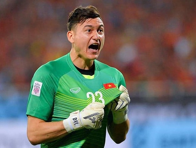 Mẹ bật khóc, chị họ Linh Nga nhắn gửi thủ môn Lâm Tây: Thành công của em là máu và nước mắt