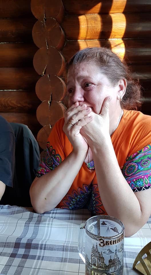 Mẹ bật khóc, chị họ Linh Nga nhắn gửi thủ môn Lâm Tây: Thành công của em là máu và nước mắt