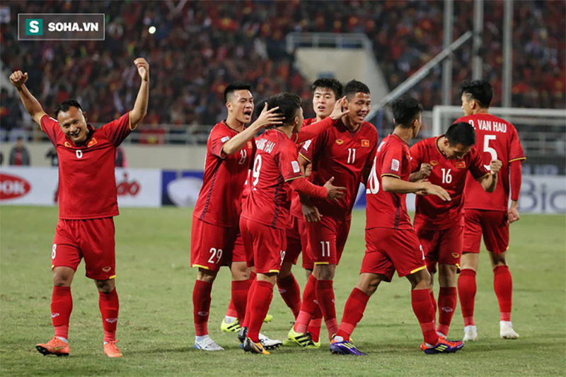 Với Anh Đức, không cần phải là ngôi sao lớn để trở thành người hùng dân tộc