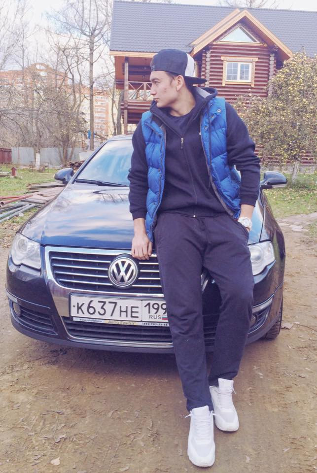 Gu thời trang trẻ trung, đơn giản của thủ môn Đặng Văn Lâm