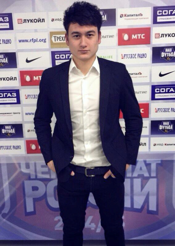 Gu thời trang trẻ trung, đơn giản của thủ môn Đặng Văn Lâm