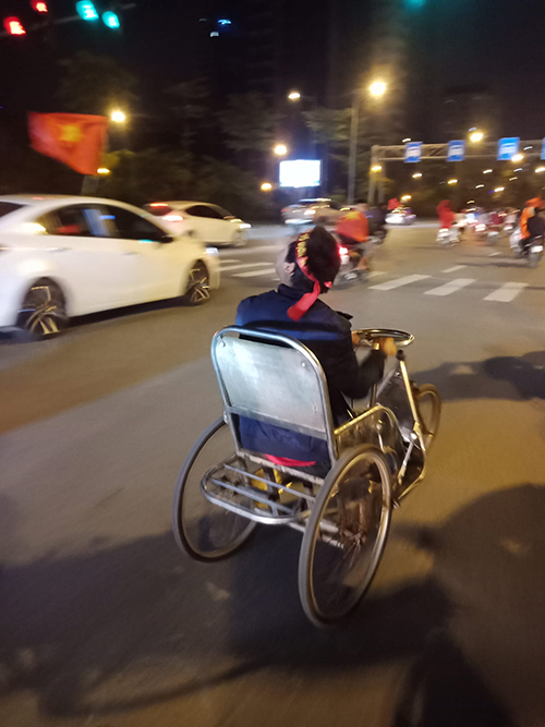 Những loại xe ăn mừng độc đáo trên đường phố Việt Nam