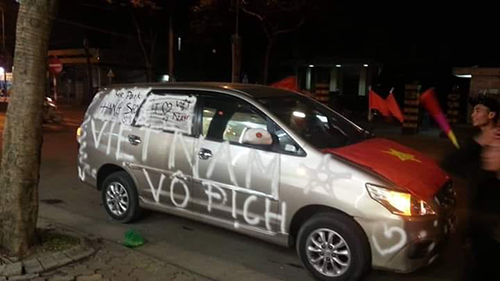 Những loại xe ăn mừng độc đáo trên đường phố Việt Nam