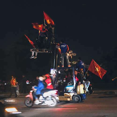 Những loại xe ăn mừng độc đáo trên đường phố Việt Nam