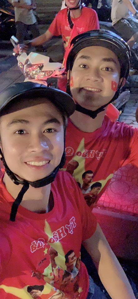 Hàng loạt sao Việt xuống đường đi bão mừng chức vô địch AFF Cup 2018