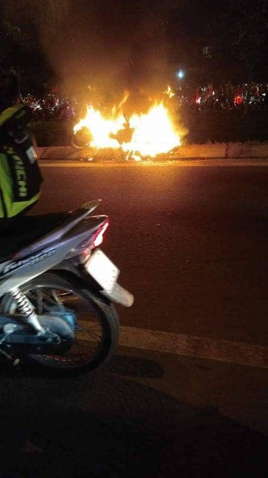 Liên tiếp xảy các vụ va chạm lúc đi bão ở Sài Gòn, nhiều người thương vong nằm bất động trên đường