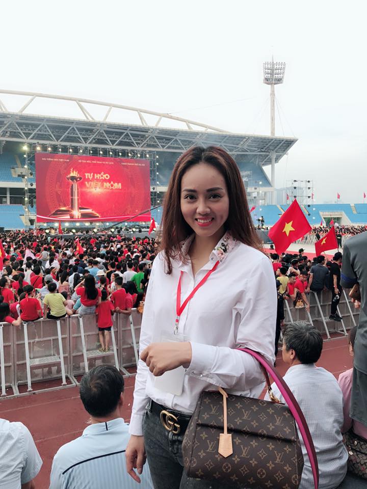 Bạn gái Công Lý bất ngờ nhắc kỷ niệm với Anh Đức trong đêm VN vô địch