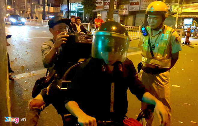 Hơn 100 xe máy ở Sài Gòn bị tạm giữ sau khi tuyển VN vô địch AFF Cup