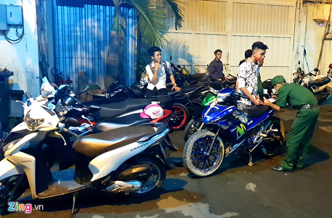 Hơn 100 xe máy ở Sài Gòn bị tạm giữ sau khi tuyển VN vô địch AFF Cup