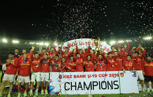 19 tuổi bạn làm được gì, đây là câu trả lời cực ấn tượng của Văn Hậu!