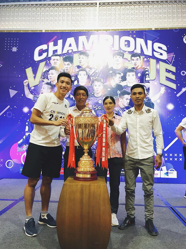 19 tuổi bạn làm được gì, đây là câu trả lời cực ấn tượng của Văn Hậu!