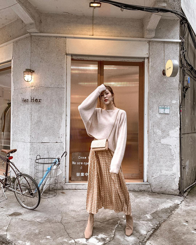 Trời lạnh mà cứ ngại diện chân váy, đấy là bạn chưa biết 12 công thức diện rất đẹp mà còn rất ấm này rồi!