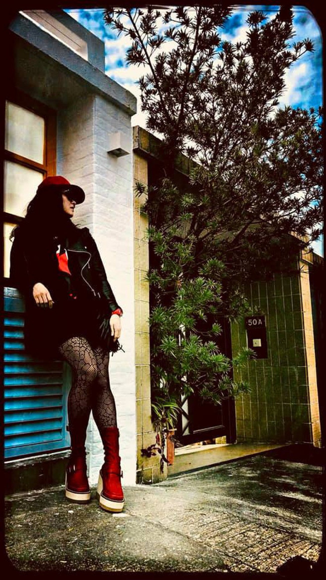 Trương Bá Chi bất ngờ khoe 1 loạt ảnh đời thường sành điệu sau tin sinh con thứ 3 cho tỷ phú già