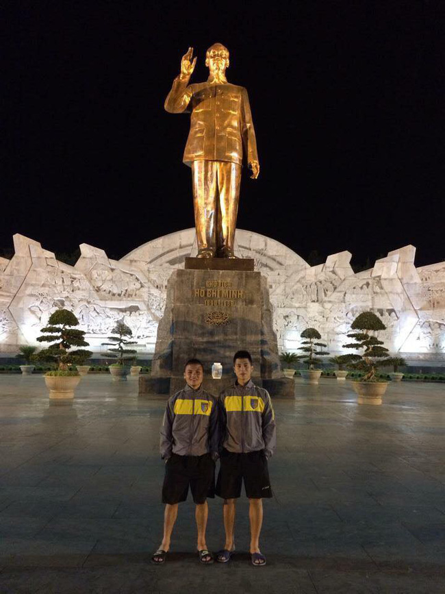 Lộ ảnh 6 năm trước của Quang Hải - Đình Trọng: Bộ đôi siêu ngố, nhất định không đổi vị trí khi chụp hình