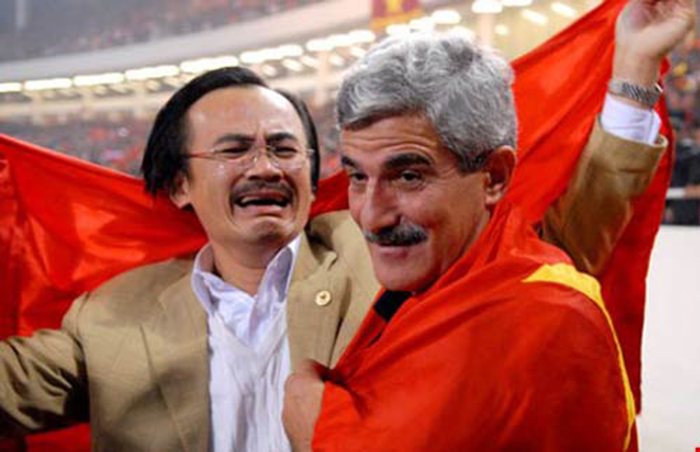 Điểm trùng hợp thú vị giữa Bầu Đức - bầu Thắng trong 2 lần Việt Nam vô địch AFF Cup